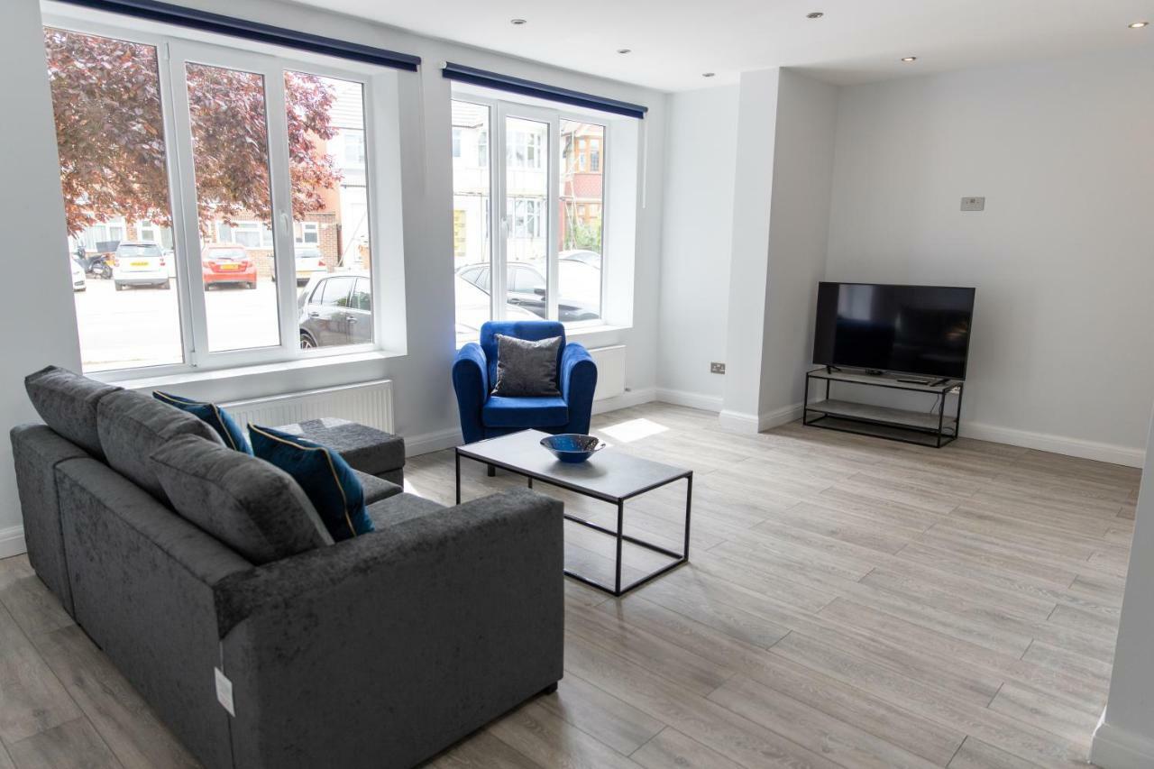 London Northwick Park Serviced Apartments By Riis Property Harrow Eksteriør billede